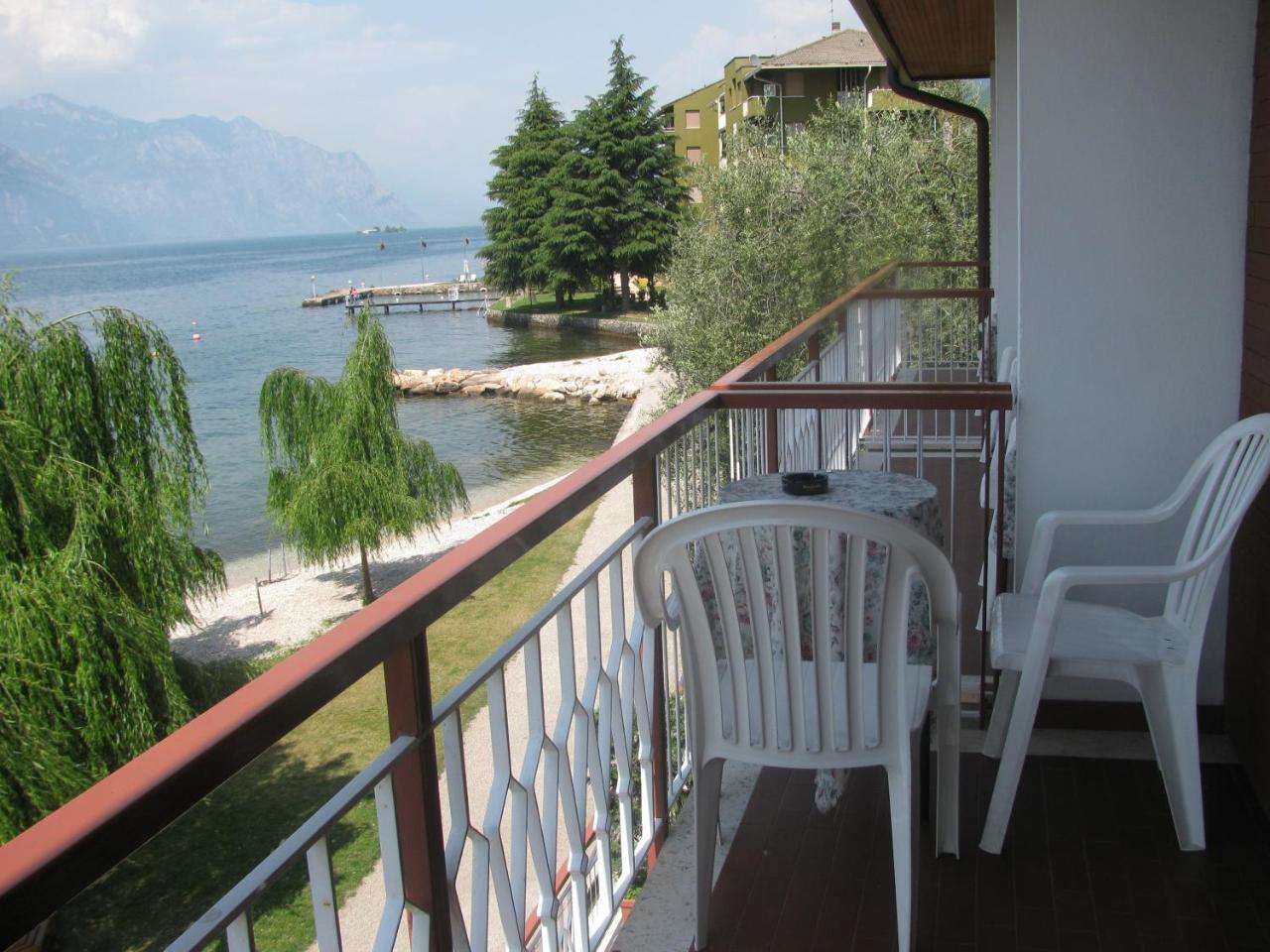 Hotel Garni Vela D'Oro 布雷佐内加尔达 外观 照片